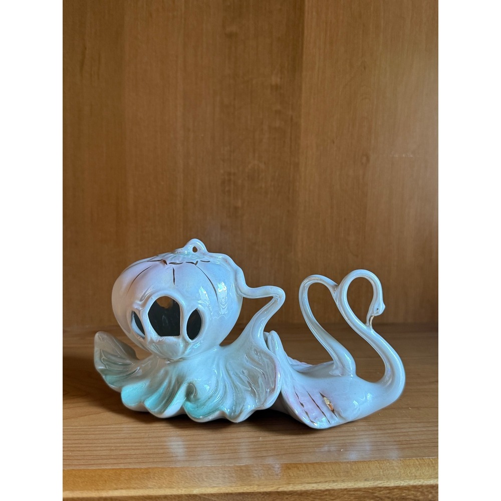 Vintage Capodimonte Porcelain Swan Pumpkin Carriage Figurine Pearlescent Trim - Picture 3 of 15